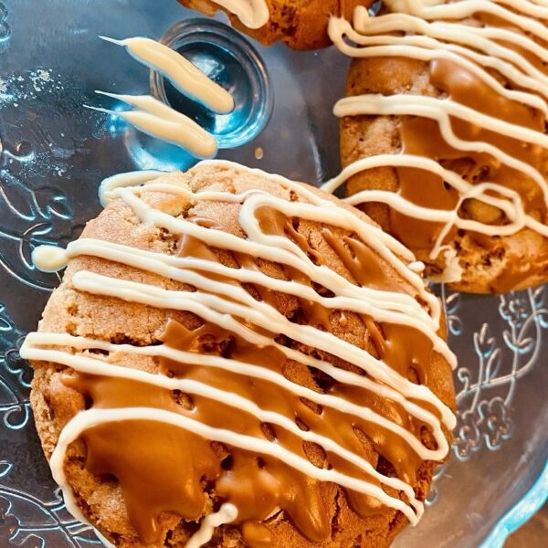White Chocolate and Biscoff Cookie (Large)