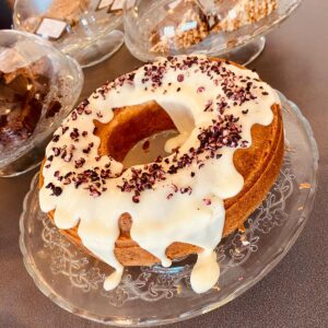 Cake - Blackberry & White Chocolate with Lemon Topping (whole cake)