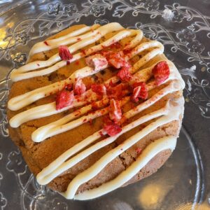 Cookie - strawberry and cream (large)